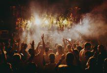 Sunny Side Festival crowd in the Treehaus stage