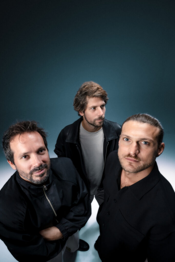 Automatic Writing press shot